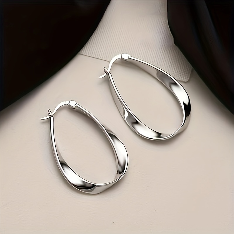 Women's S925 Silver Möbius Twist Earrings — Daily Wear Gift